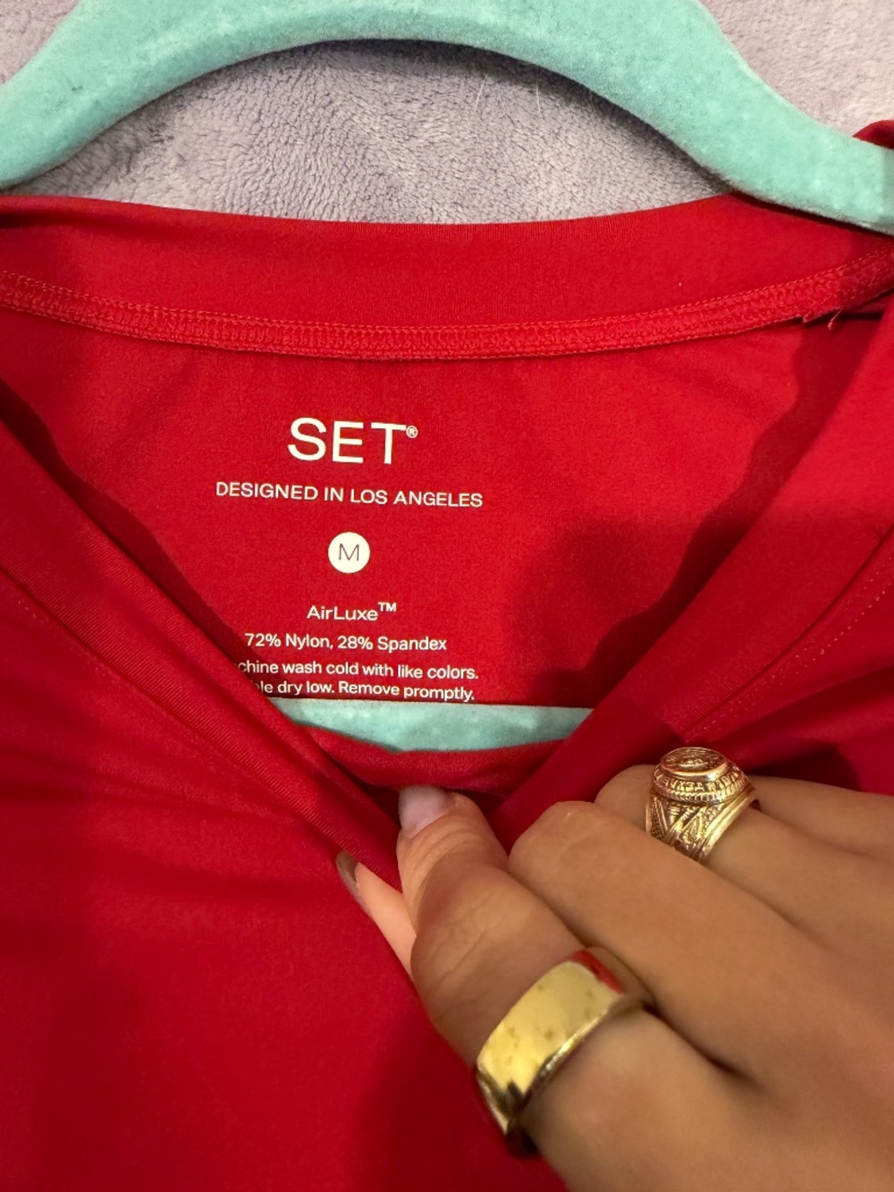 Red Set Active Set Size Medium - Picture 2 of 6